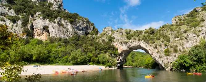 Vue du pont d'arc - canoë kayak en Ardèche